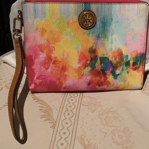 TORY BURCH summer wristlet